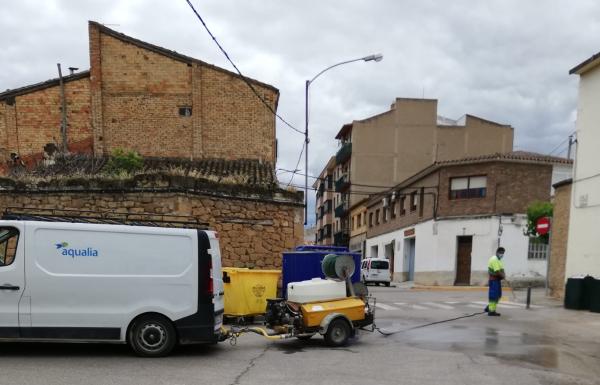 Aqualia colabora en la desinfección de las calles de Caspe para frenar la propagación del Covid-19